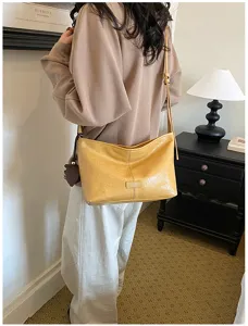Bolso bandolera amarillo retro casual para mujer, gran capacidad estilo viajero.