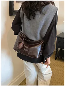 Bolso de hombro marrón oscuro vintage para mujer, bolso cruzado informal de gran capacidad.