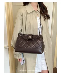 Damen gesteppte Kette Umhaengetasche retro chic grosse Kapazitaet Tote Bag edle PU Ledertasche