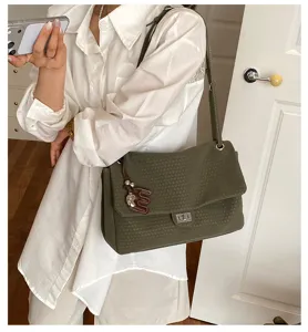 Elegante borsa a tracolla intrecciata verde scuro da donna, chic borsa da spalla con serratura.