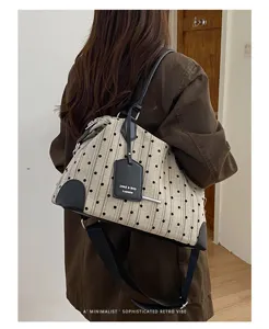 Sac à bandoulière rétro à pois en toile pour femmes, sac à main minimaliste élégant.