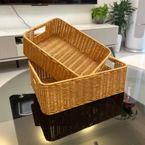 Panier de rangement rectangulaire en rotin synthétique, set de table pour cosmétiques et maison.