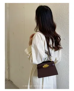 Retro minimalist crossbody shoulder bag for women commuter stylish trendy chic daily purse