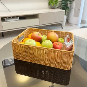 Imitatie rotan opbergmand desktop organizer voor woonkamer snacks en kleine spullen.