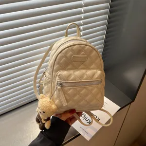 Mini Sac à Dos Mode pour Femme en Cuir PU Matelassé Décontracté Voyage École Petit Sac avec Pendentif Ours