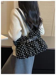 Bolso de hombro plisado de lunares estilo coreano casual, bolso de mano de gran capacidad.
