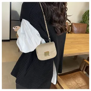 Elegante kleine Umhängetasche mit Kette, modische Damen Schultertasche für den Alltag und Lifestyle.
