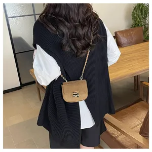 Schicke kleine Damen Umhängetasche aus Wildleder mit Kette, elegantes Design für den Alltag.