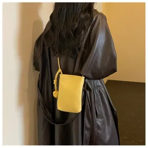 Borsa a tracolla minimalista in pelle monocolore da donna, mini borsa porta telefono.