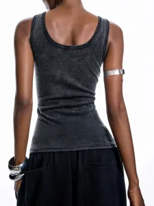 Back view detail of a chic slim fit sleeveless tank top in dark grey, perfect for summer street style.