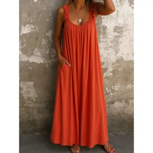 Casual sleeveless strap U-neck pleated maxi dress with pockets for women summer daily wear.