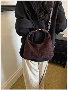 Bolso de hombro tejido elegante para mujer, bolso de mano marrón retro con hebilla de metal.