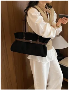 Stylish autumn large capacity women shoulder bag, vintage commuter tote bag with brown straps.