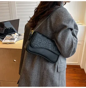 Women's French Retro Embossed Shoulder Bag Stylish Saddle Crossbody Bag Black Chic Purse