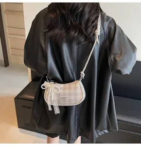 Koreaanse zoete ruitjes schoudertas voor vrouwen met kanten strik en parels, stijlvol tas.