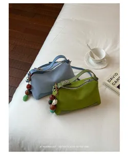 Koreanische minimalistische Retro-Wildleder-Umhängetasche, stylische Kontrastfarbe.