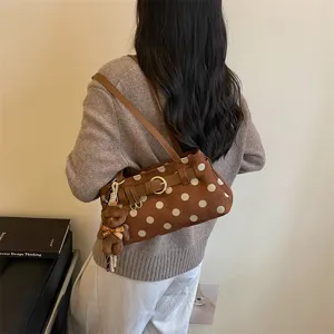 Sac à main baguette marron à pois style coréen pour femme, élégant sac porté épaule.