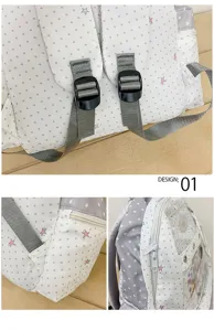 Vista detallada de la mochila escolar para niñas, bonito patrón de estrellas y corazones.