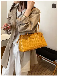 Chic bolso de hombro de cuero trenzado amarillo para mujer, bolso de mano casual y elegante.