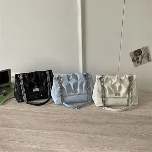 Sac à épaule élégant de grande capacité pour femmes avec design plissé et imprimé d'étoiles.