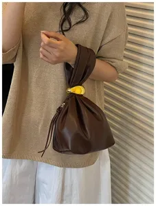 Koreanische plissierte Handgelenk Beuteltasche schicke braune Leder Handtasche Damen