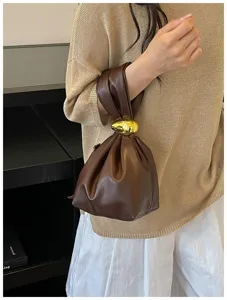 Elegante braune Leder Plissee Handtasche mit Gold Hardware, schicke Handgelenk Beuteltasche.