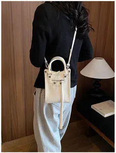 Mini sac bandoulière moto blanc pour femmes, sac à main tendance en cuir PU clouté.