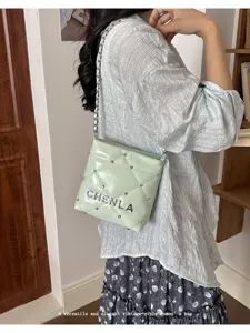 Summer new quilted chain shoulder bag with metal studs, elegant vintage style green bag.