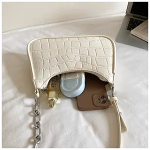Chic crocodile pattern underarm shoulder bag for women, trendy minimalist design casual handbag.