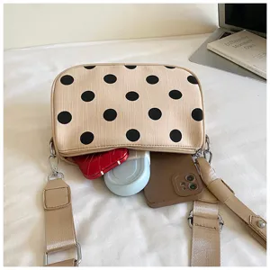 Chique beige polkadot okseltas, trendy casual kussen crossbody schoudertas voor dagelijks pendelen.