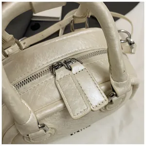 Dames vintage casual bowlingtas creme wit schoudertas crossbody tas stijlvol detail