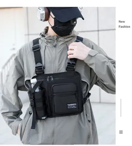Multifunktionale taktische Brusttasche mit mehreren Taschen und Flaschenhalter für Outdoor.