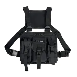 Schwarze taktische Brusttasche multifunktionale Streetwear Weste Tasche für Herren Vorderansicht
