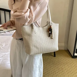 Borsa a spalla intrecciata elegante borsa casual chic con ciondolo di perline donna