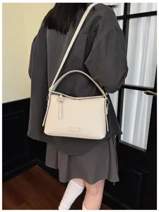 Stylish minimalist women shoulder bag crossbody PU leather handbag casual tote fashion daily use.