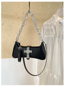 Schwarze PU-Leder Achsel-Umhängetasche für Damen mit glänzendem Strass-Kreuz und Kette.
