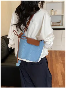 Casual τσάντα bucket από denim για γυναίκες, κομψή τσάντα ώμου με δερμάτινο καπάκι.