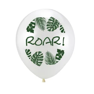 Primer plano detallado de globo de látex blanco con hojas de selva y texto roar.
