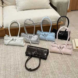 Borsa a spalla da donna in stile coreano dal design di nicchia chic ed elegante