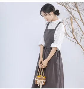 Japanese style cotton linen apron with pockets, ideal for baking, floristry and painting art work.
