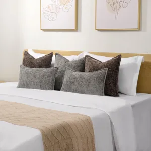 Housse de coussin chenille texturée, coussin de luxe carré et lombaire pour la chambre à coucher.