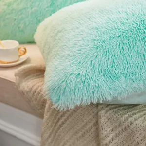 Mintgrüner flauschiger Plüsch-Kissenbezug für Sofa und Bett, gemütlicher Deko-Kissenbezug.