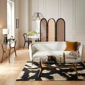 Coussin de sol decoratif en velours moutarde, oreiller de canape pour salon moderne chic.