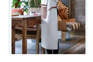 Tablier blanc en toile de style coréen avec poches en cuir marron pour cuisine et café.