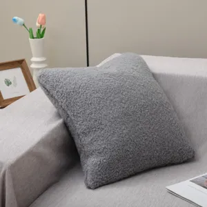 Housse de coussin en peluche nordique pour canape, coussin decoratif gris doux et moelleux.