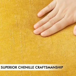 Close-up van de gele chenille kussen stoftextuur met zachte touch en fijne weefdetails erin.