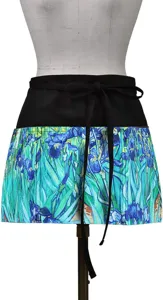 Polyester half-length waist apron with floral print, multi-pocket and black tie belt.