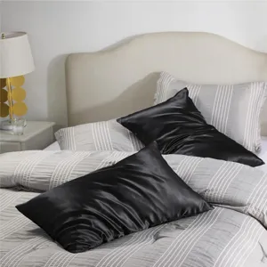Housse de coussin en satin noir imitation soie linge de lit decoratif pour la chambre