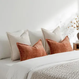 Strukturierte Chenille Kissen Set Detailansicht, ideal für Sofa oder Schlafzimmer Bett Dekoration.