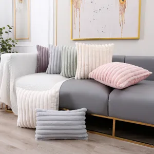 Housse de Coussin Décorative en Fausse Fourrure de Lapin Couleur Unie Rayée Verticalement Douce Housse de Coussin en Peluche Pour Canapé Salon Chambre Décoration de la Maison